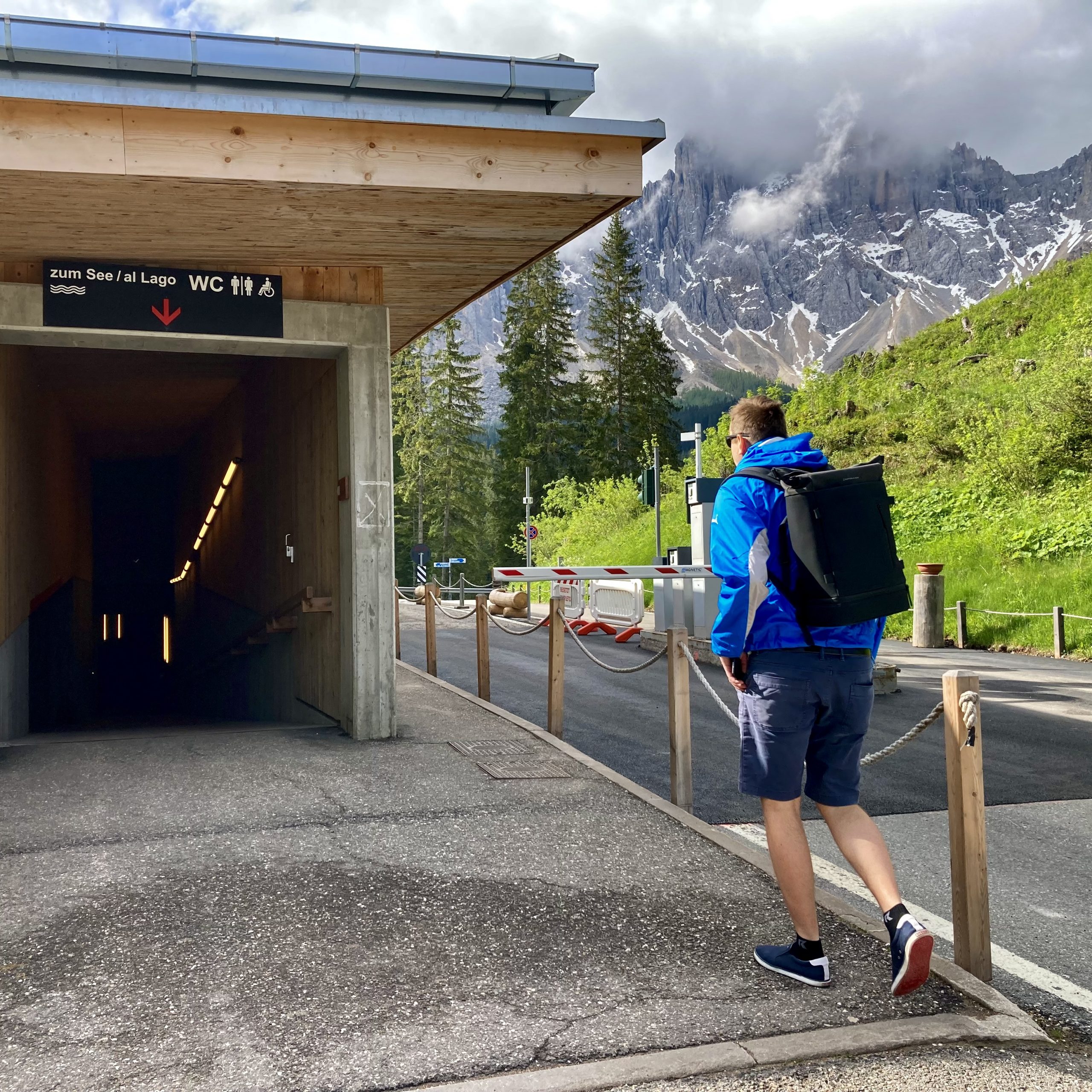 Parkování u Lago di Carezza