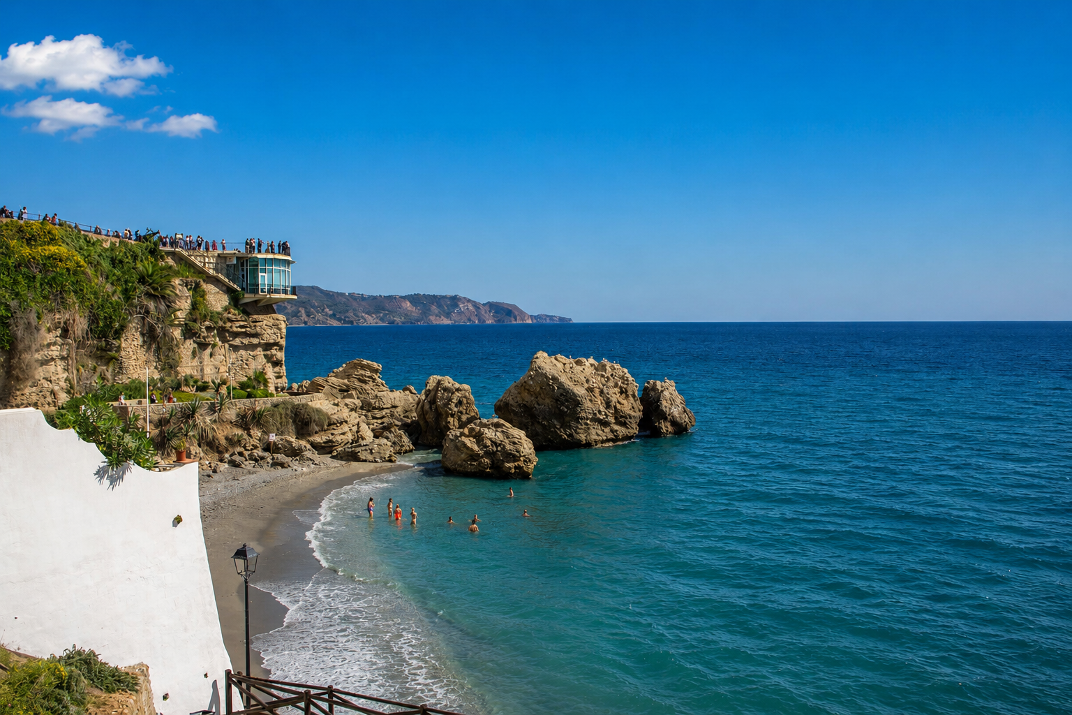 Nerja - Dovolenkářka Nerja