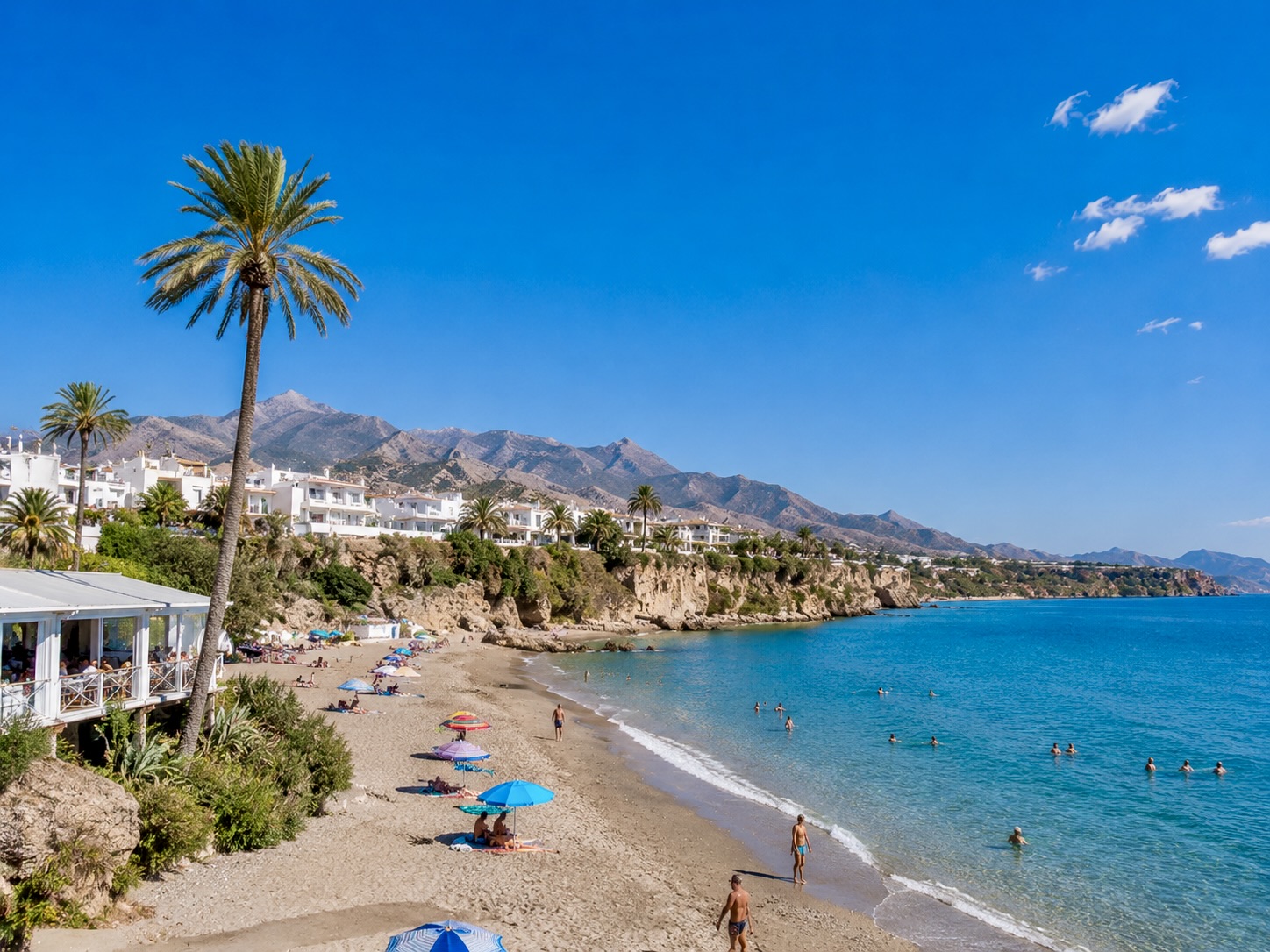 Nerja pláže - Dovolenkářka Nerja pláže