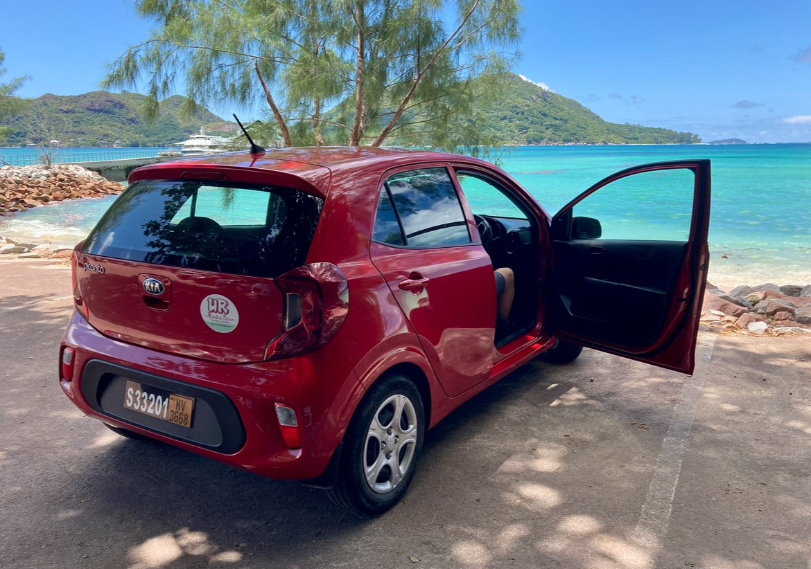 Půjčení auta na Praslinu - Dovolenkářka Mietwagen auf Praslin